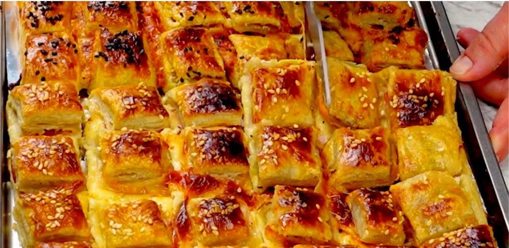 Puff pastry squares: perfect for a simple and quick appetizer