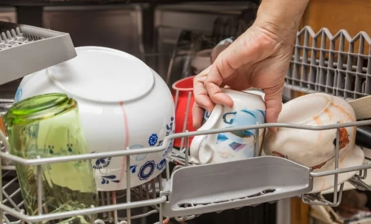 10 things you should never put in the dishwasher