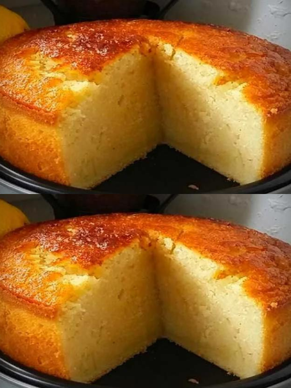 Ultra-fluffy milk and semolina cake with vanilla and lemon flavor